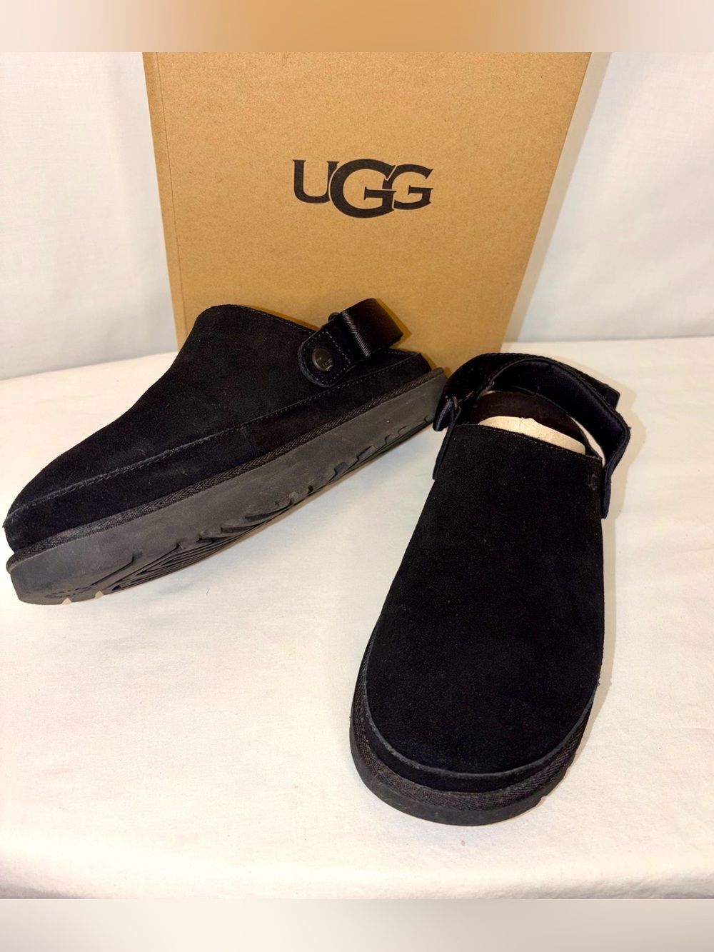 UGG Goldenstar black size 9